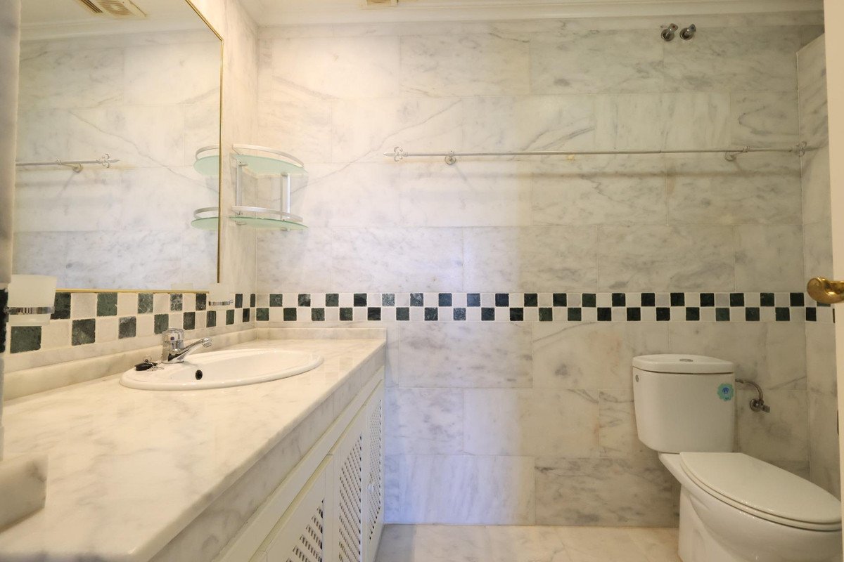 2 Bed Ground Floor Apartment in Orihuela Costa