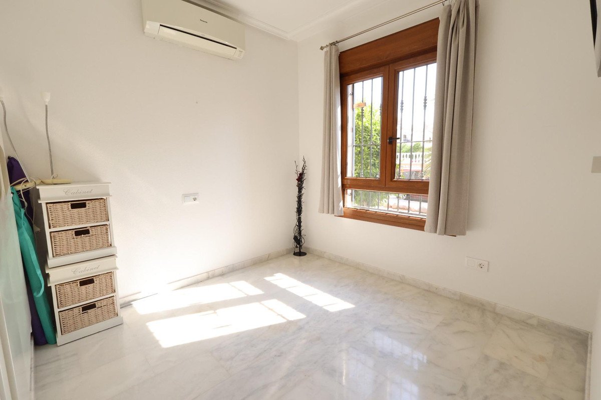 2 Bed Ground Floor Apartment in Orihuela Costa