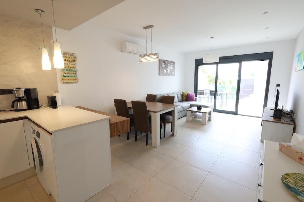 2 Bed Bungalow in Urbanización El Raso