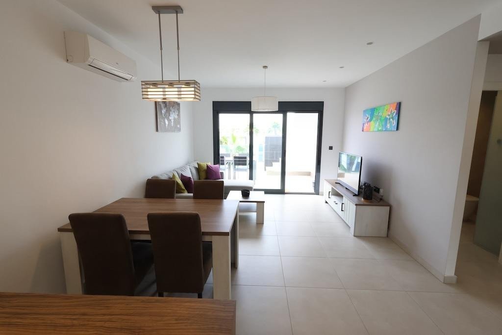 2 Bed Bungalow in Urbanización El Raso