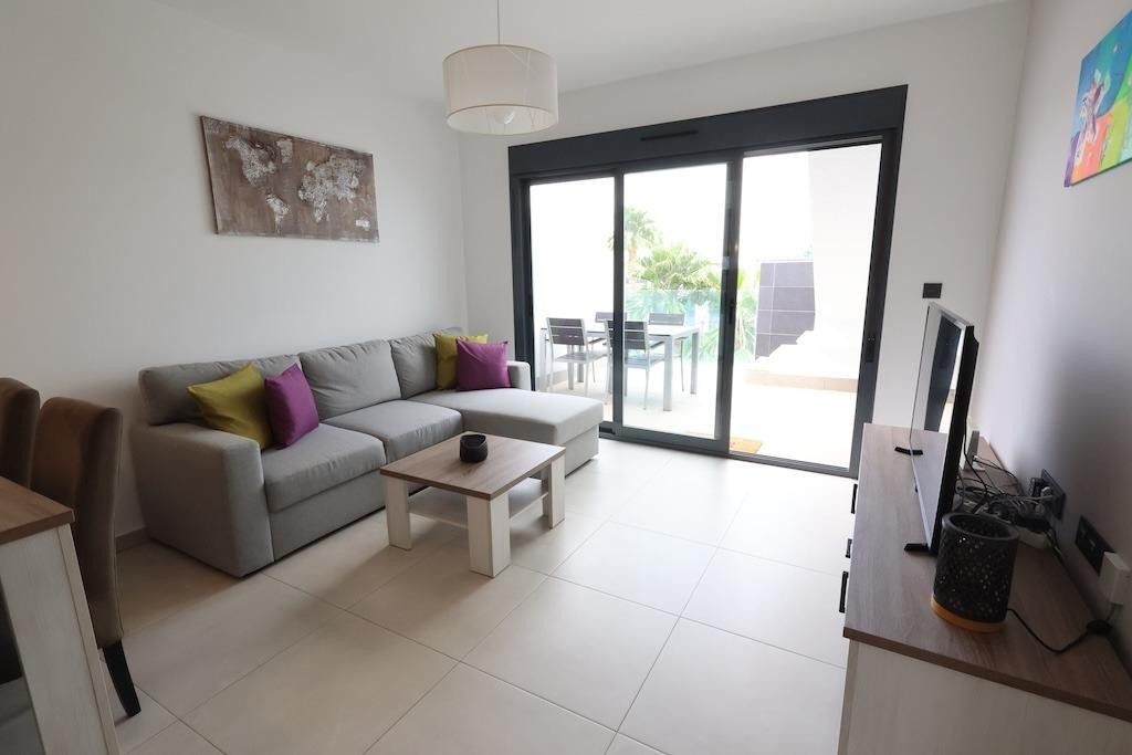 2 Bed Bungalow in Urbanización El Raso