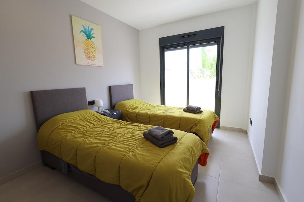2 Bed Bungalow in Urbanización El Raso