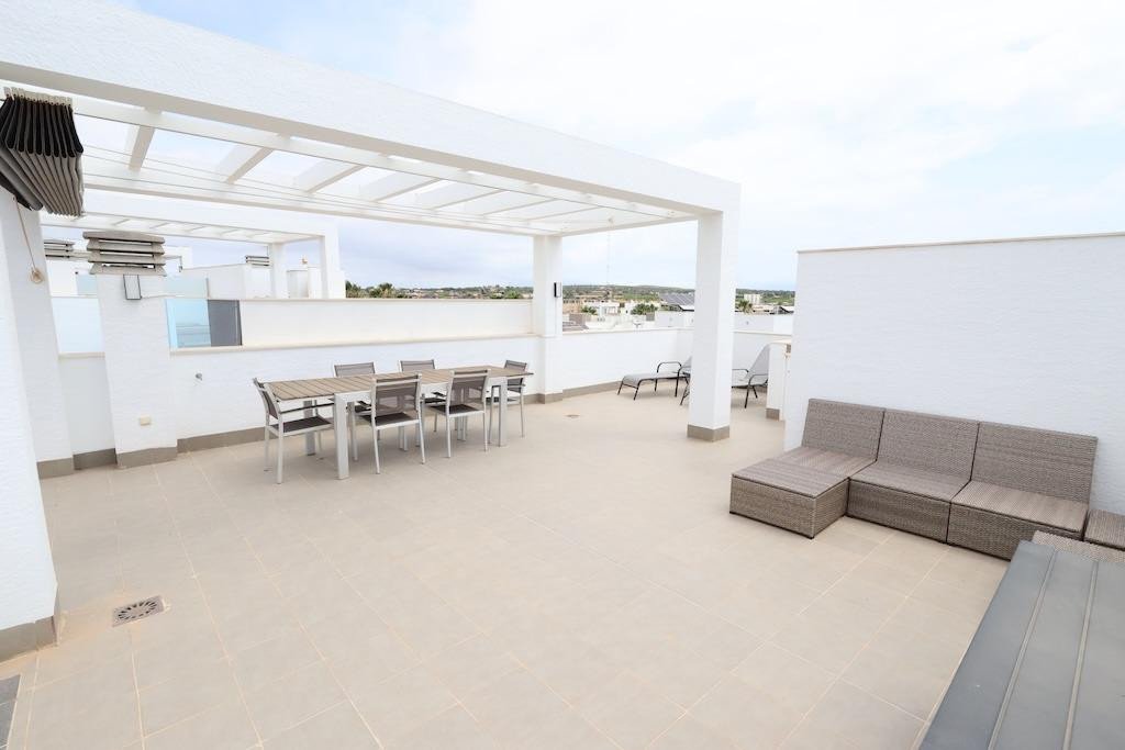 2 Bed Bungalow in Urbanización El Raso