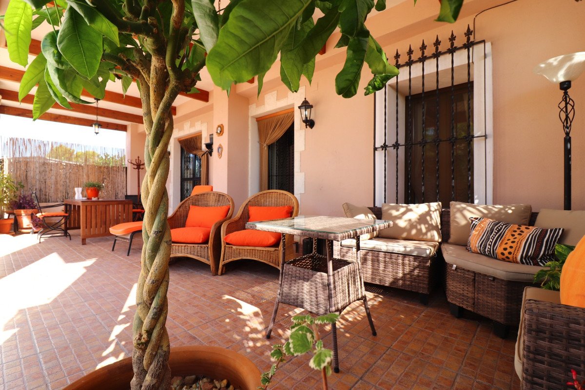 4 Bed Detached Villa in Albatera