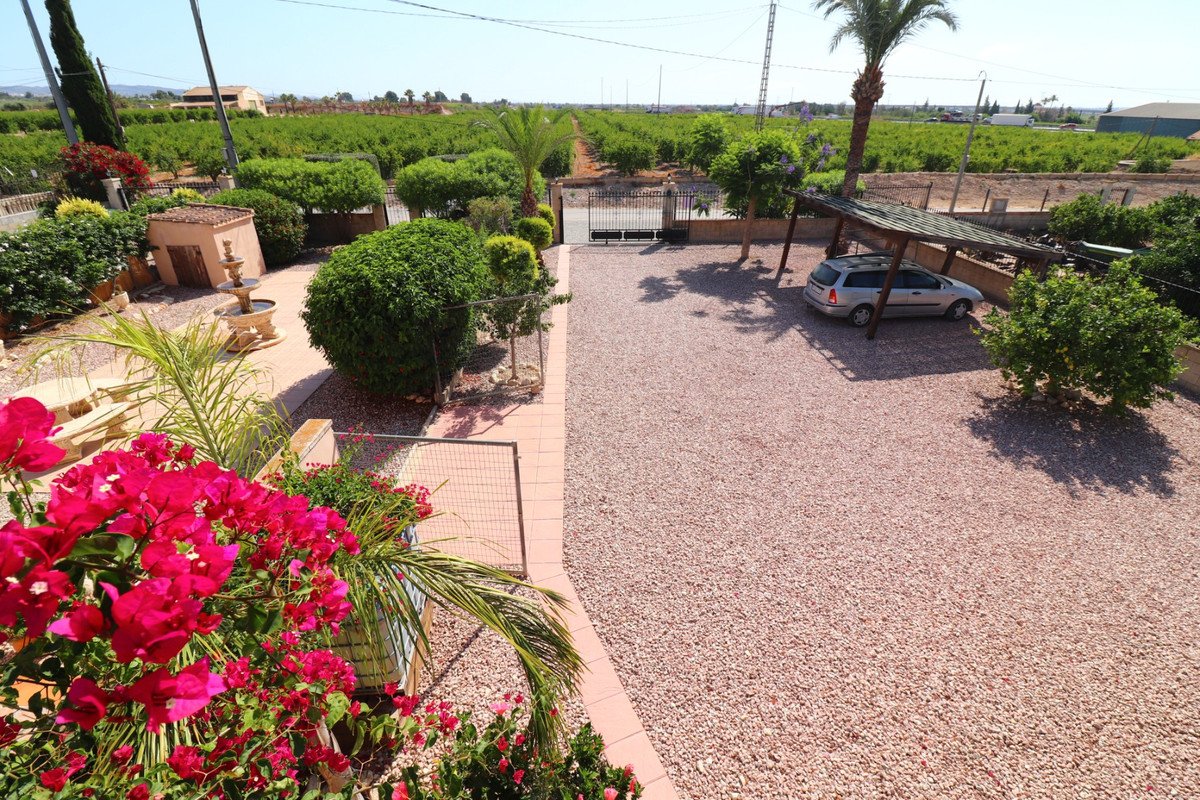 4 Bed Detached Villa in Albatera