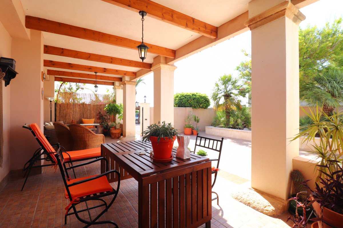 4 Bed Detached Villa in Albatera