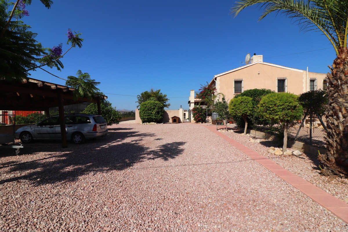 4 Bed Detached Villa in Albatera