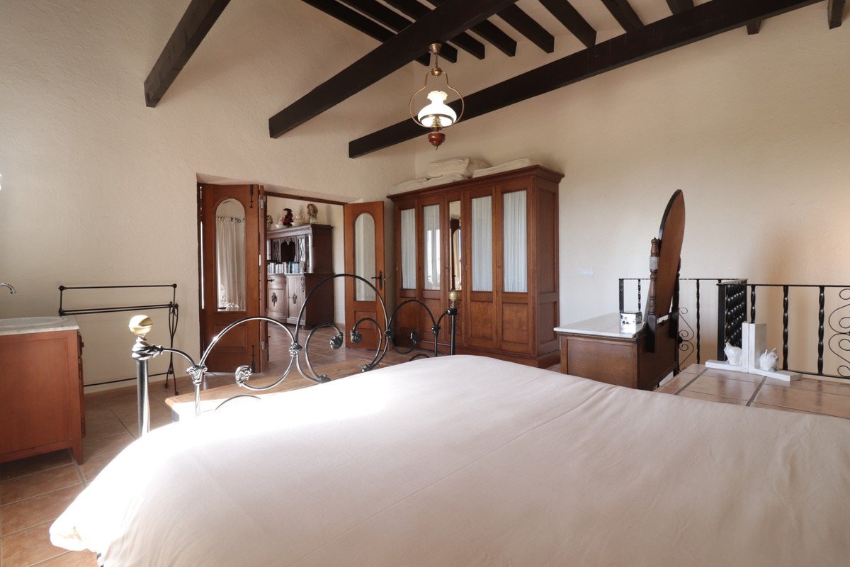 4 Bed Detached Villa in Albatera