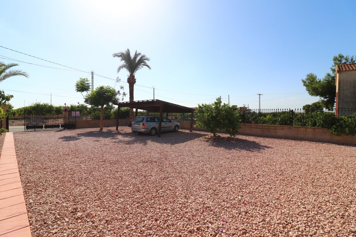 4 Bed Detached Villa in Albatera