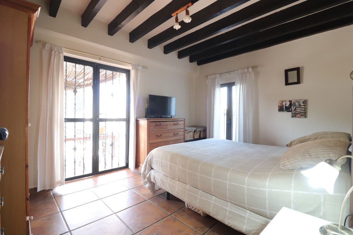 4 Bed Detached Villa in Albatera