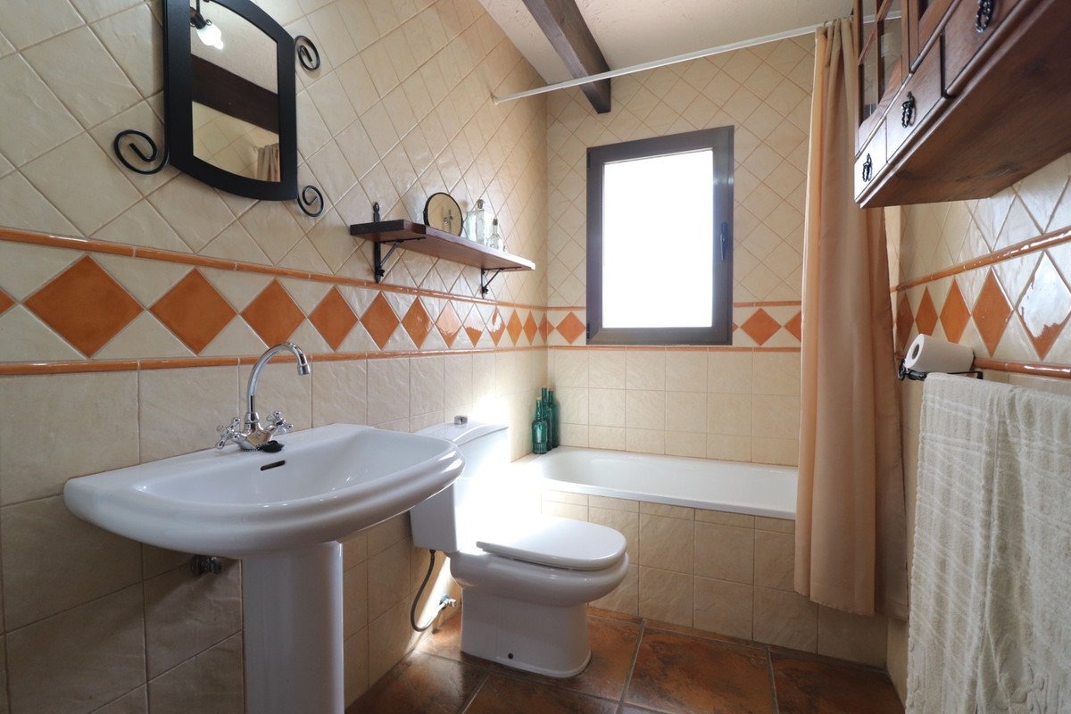4 Bed Detached Villa in Albatera