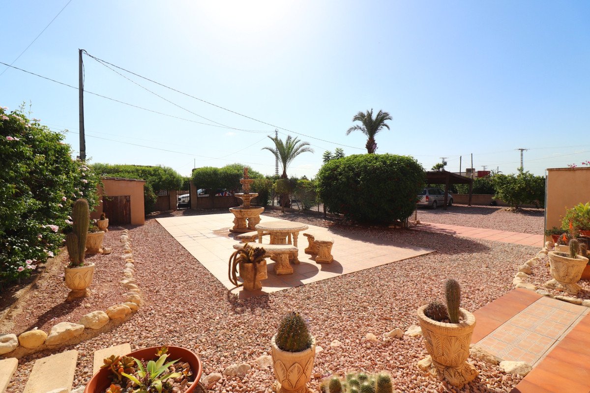 4 Bed Detached Villa in Albatera