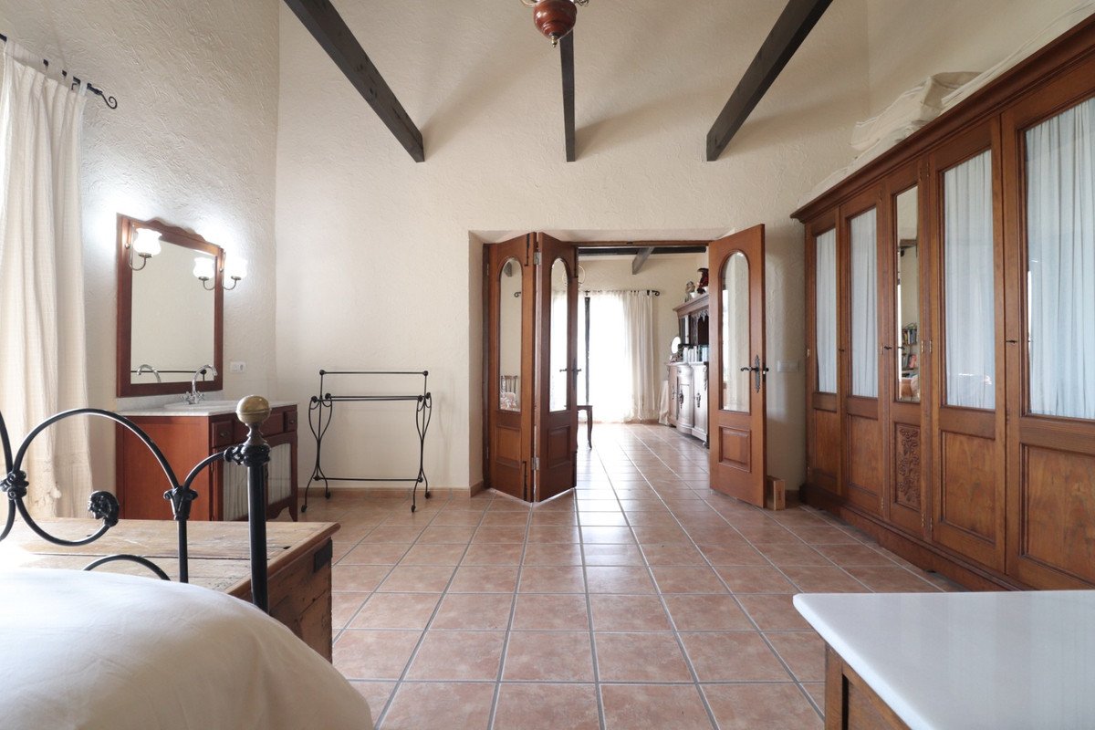 4 Bed Detached Villa in Albatera
