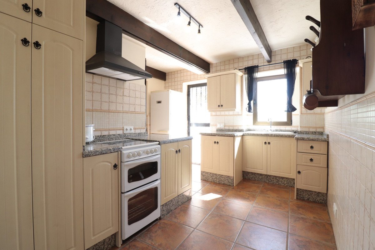 4 Bed Detached Villa in Albatera