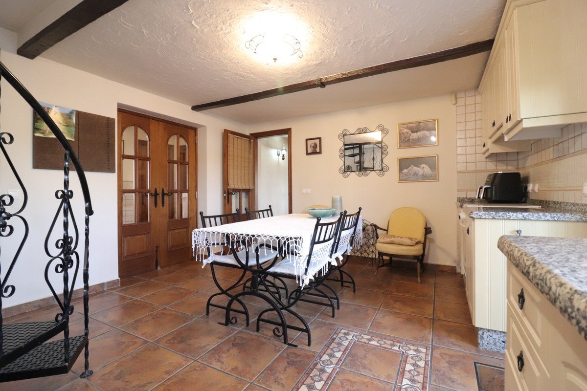 4 Bed Detached Villa in Albatera