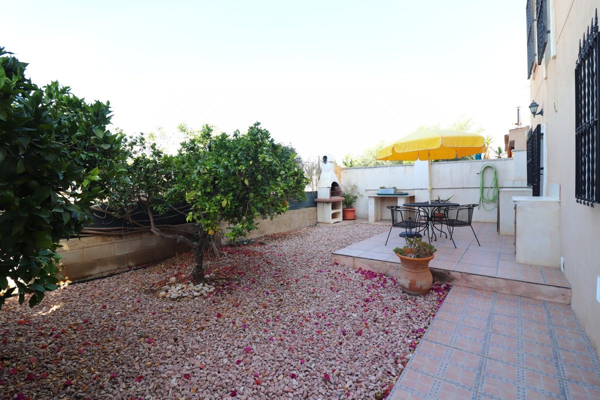 4 Bed Detached Villa in Albatera