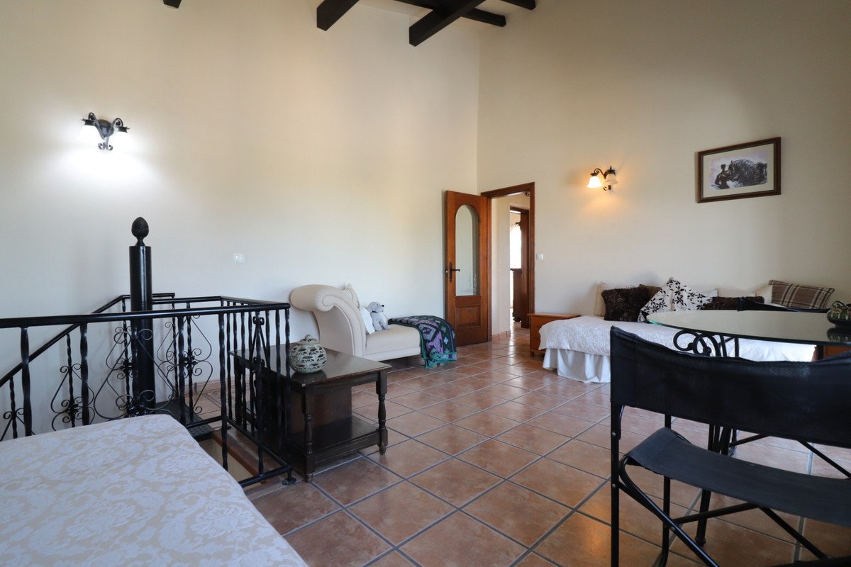 4 Bed Detached Villa in Albatera