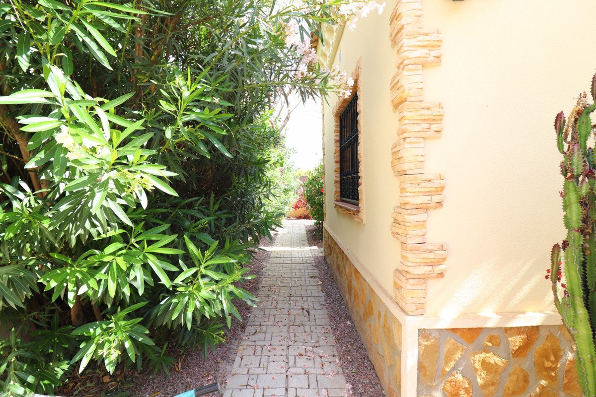 3 Bed Detached Villa in Formentera del Segura