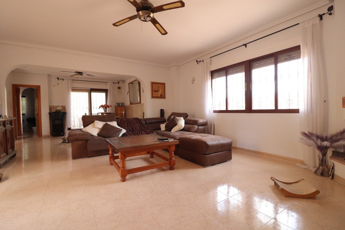 3 Bed Detached Villa in Formentera del Segura