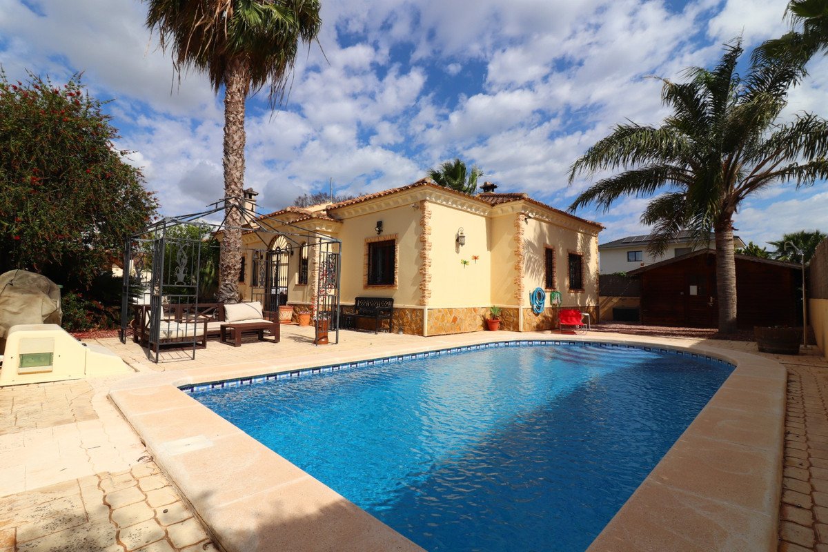3 Bed Detached Villa in Formentera del Segura