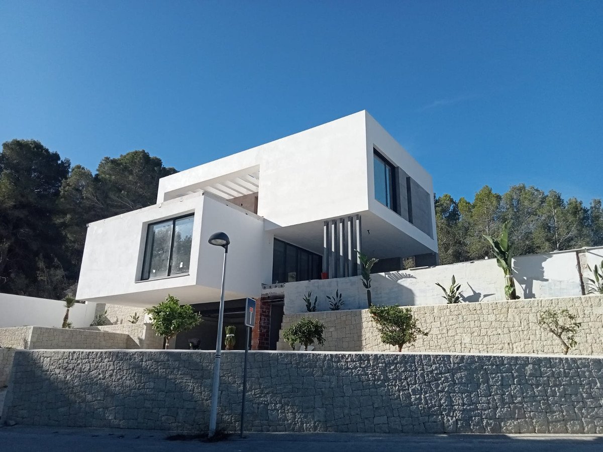4 Bed Detached Villa in Moraira