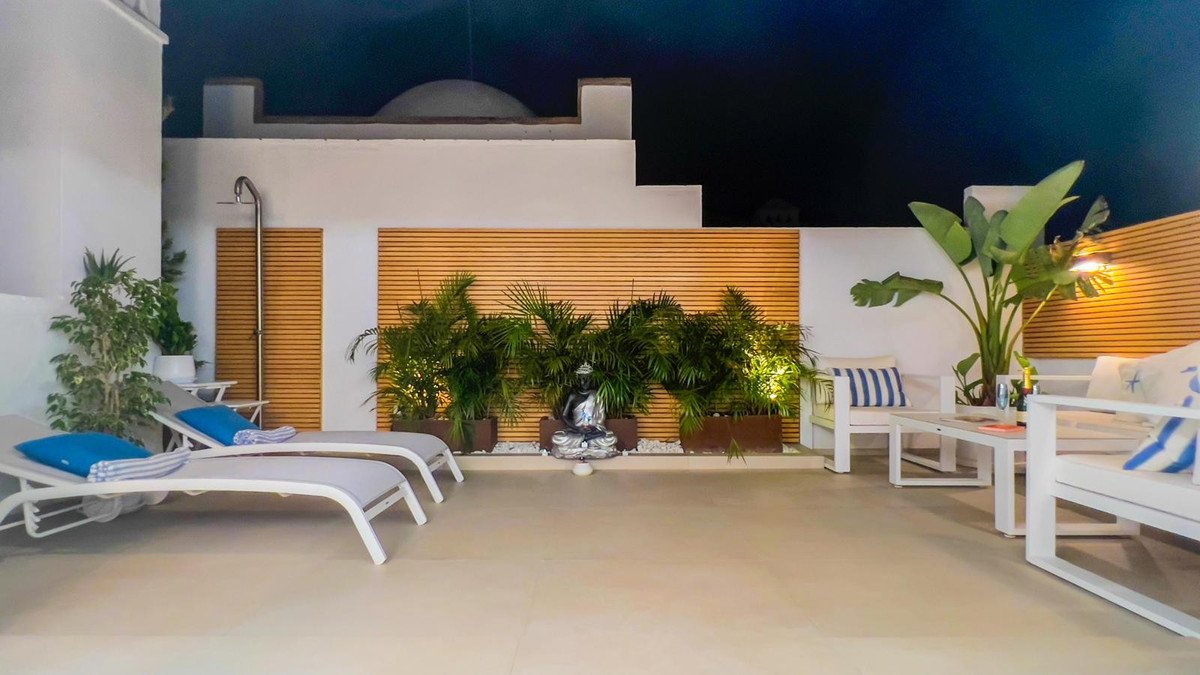 3 Bed Penthouse in The Golden Mile