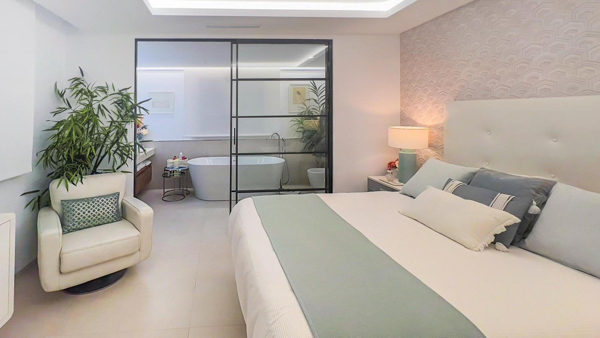 3 Bed Penthouse in The Golden Mile