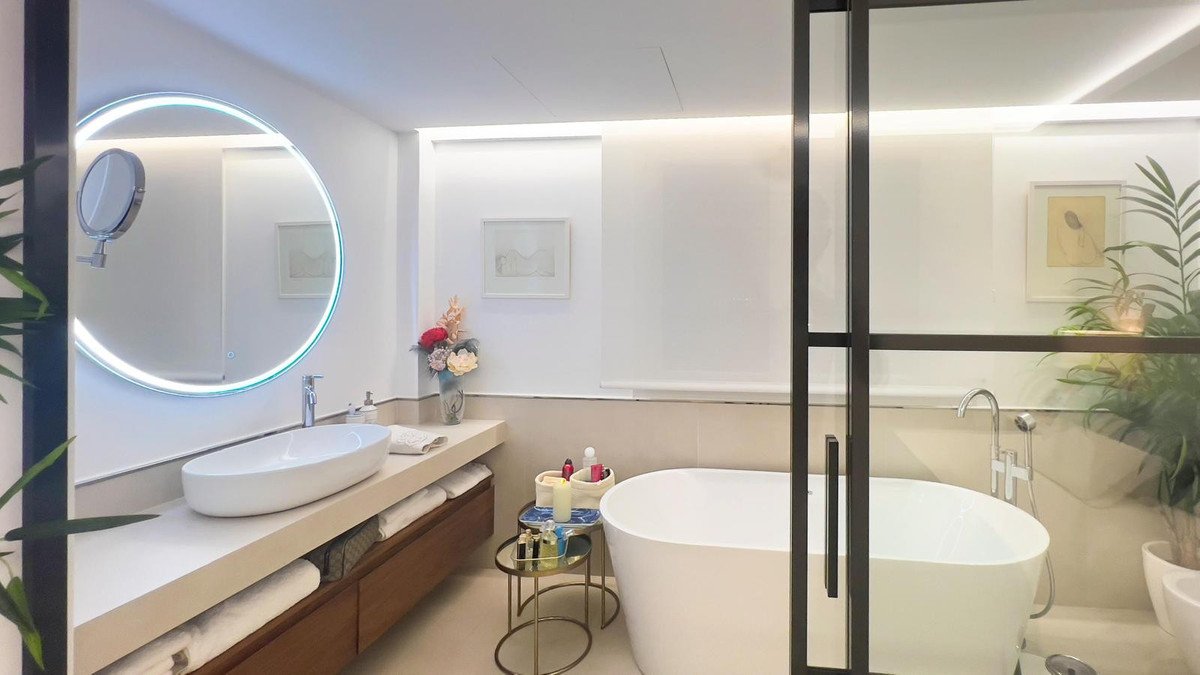 3 Bed Penthouse in The Golden Mile