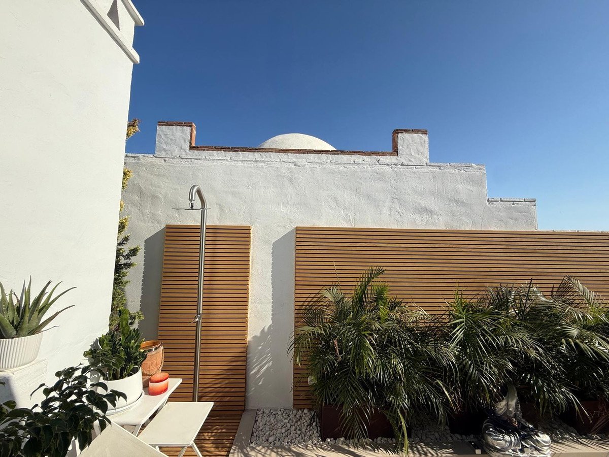 3 Bed Penthouse in The Golden Mile