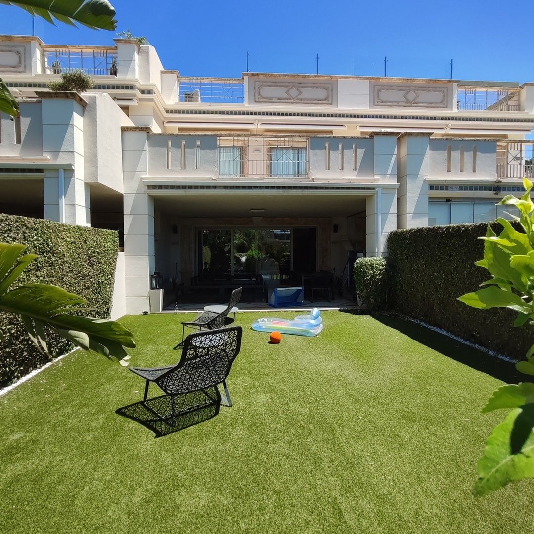 4 Bed Townhouse in Sierra Blanca