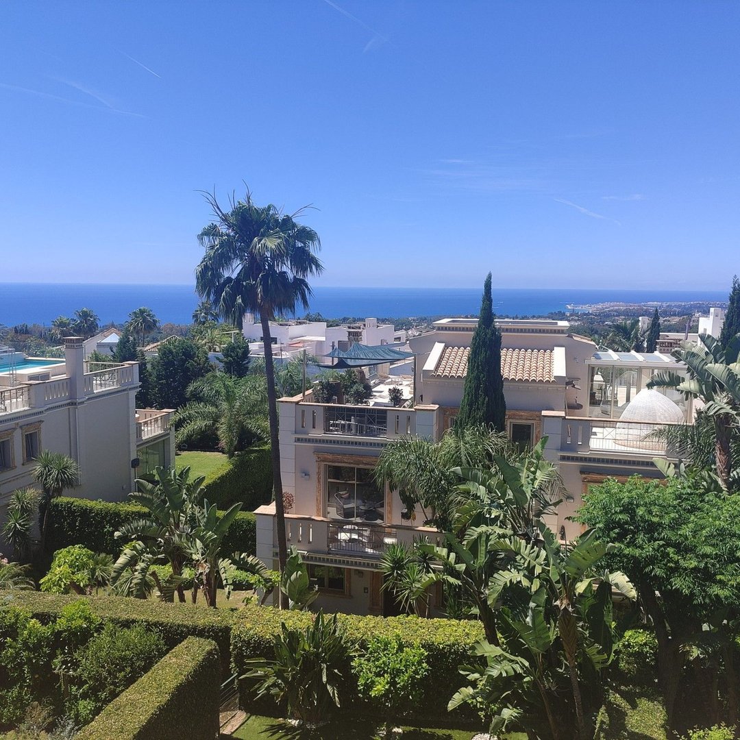 4 Bed Townhouse in Sierra Blanca