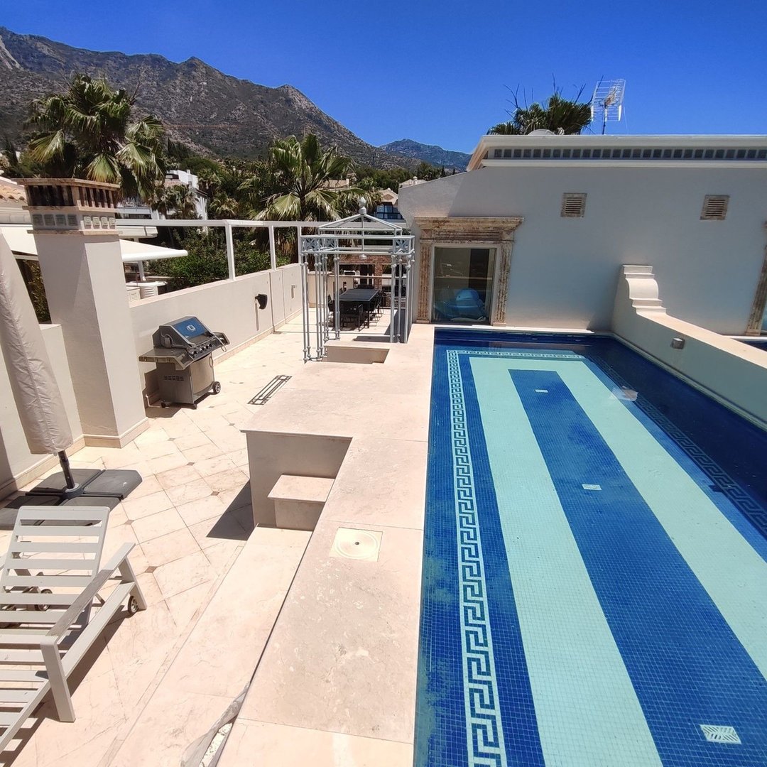 4 Bed Townhouse in Sierra Blanca