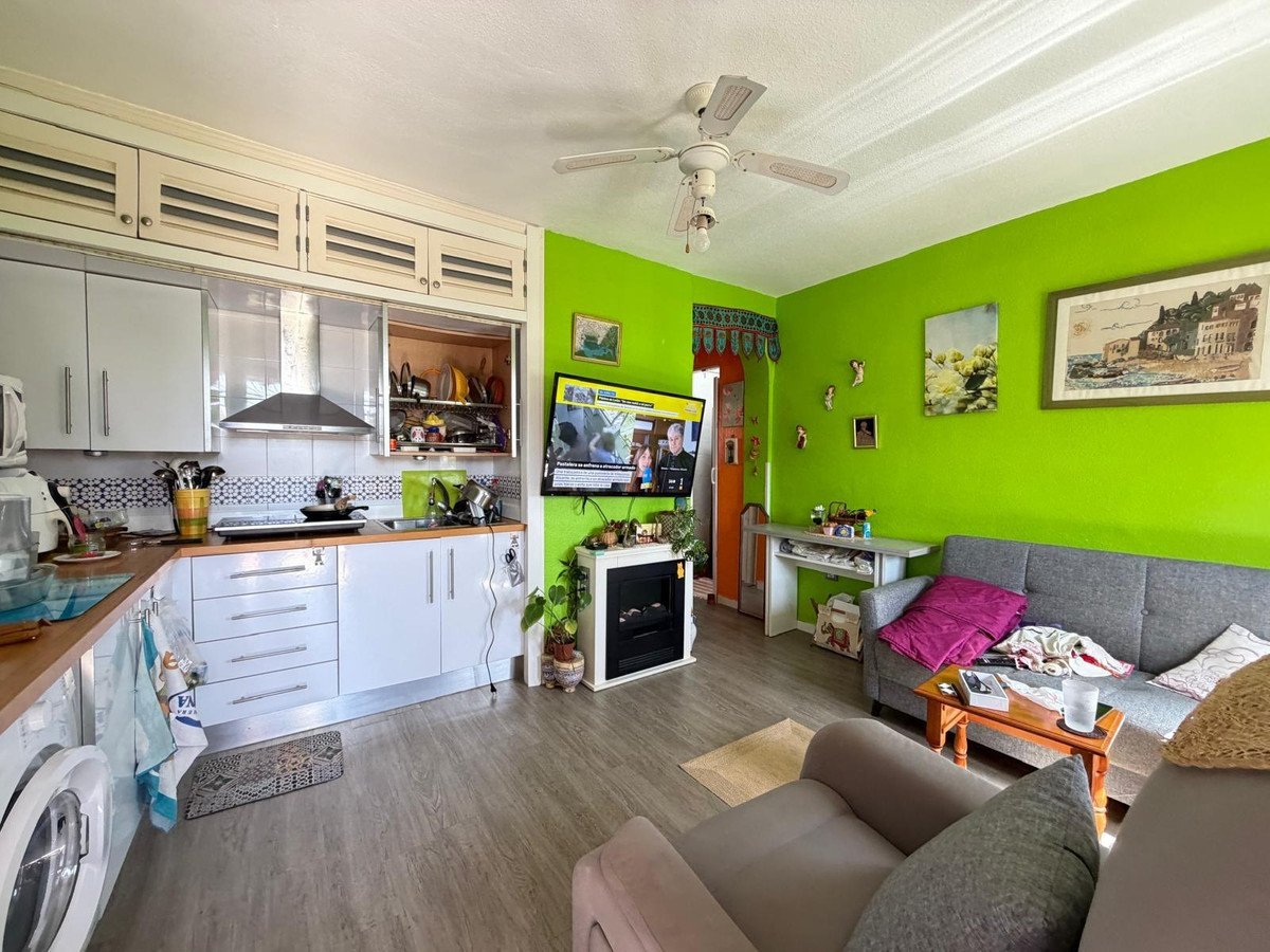 1 Bed Middle Floor Apartment in San Miguel de Salinas
