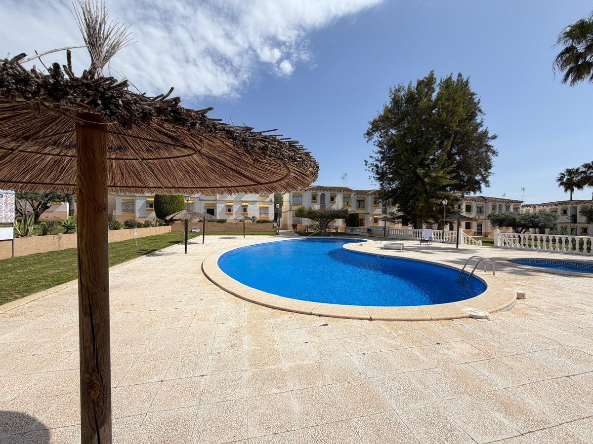 1 Bed Middle Floor Apartment in San Miguel de Salinas