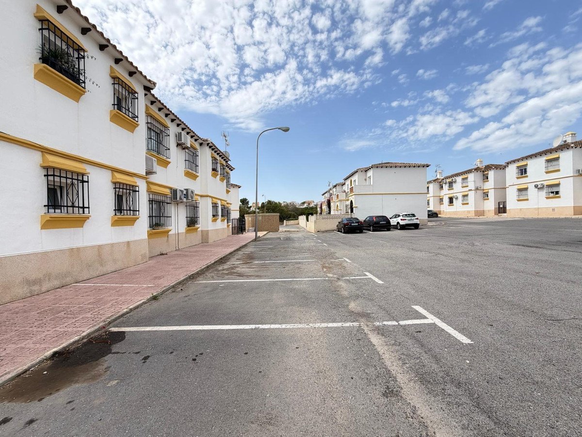 1 Bed Middle Floor Apartment in San Miguel de Salinas