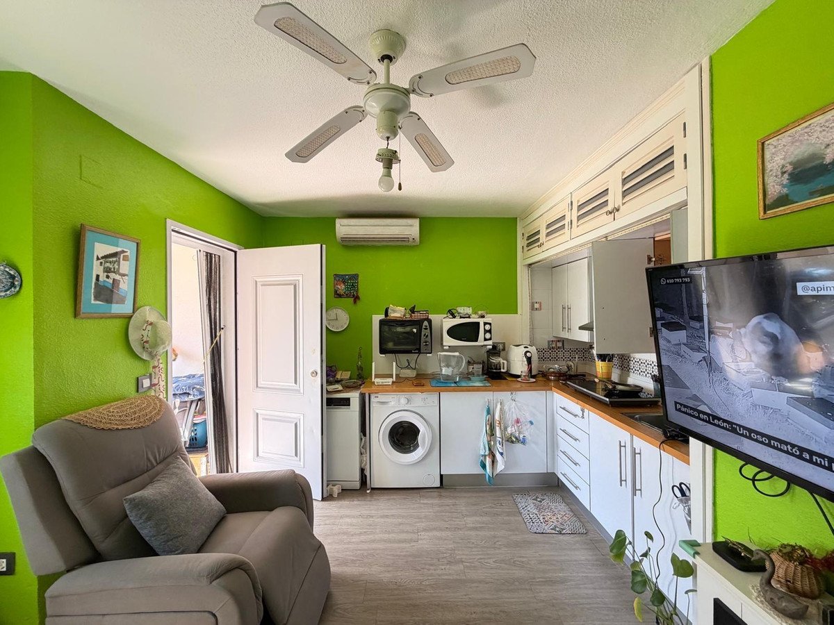 1 Bed Middle Floor Apartment in San Miguel de Salinas