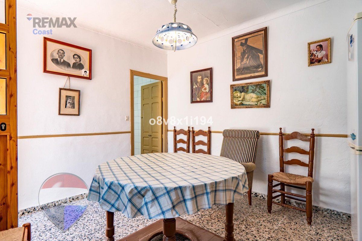 3 Bed Detached Villa in Periana