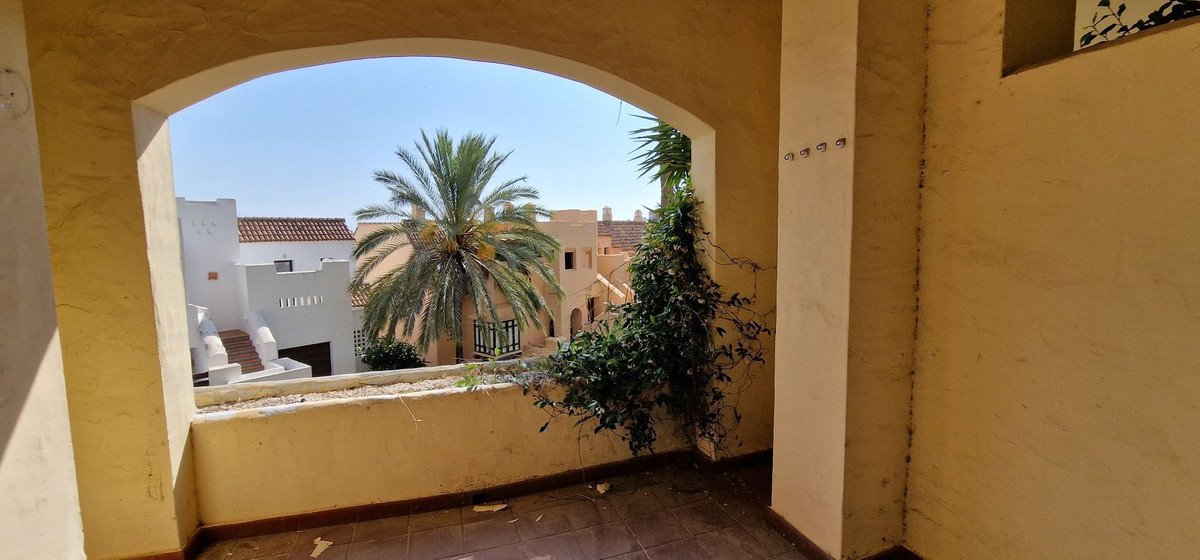 2 Bed Ground Floor Apartment in La Duquesa