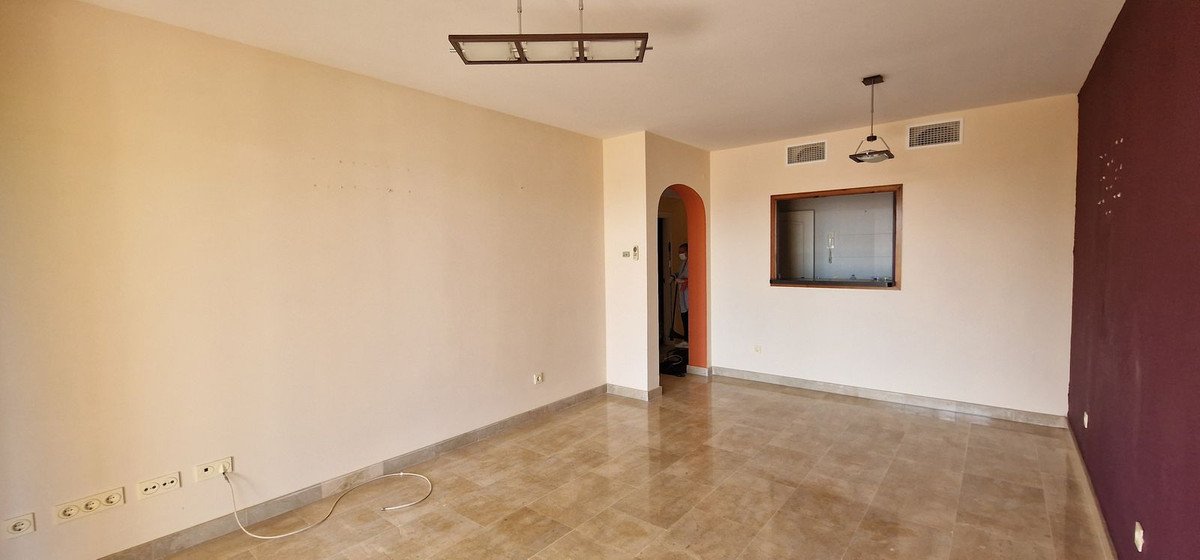 2 Bed Ground Floor Apartment in La Duquesa