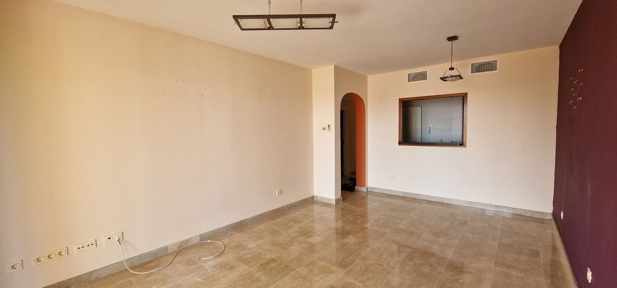2 Bed Ground Floor Apartment in La Duquesa