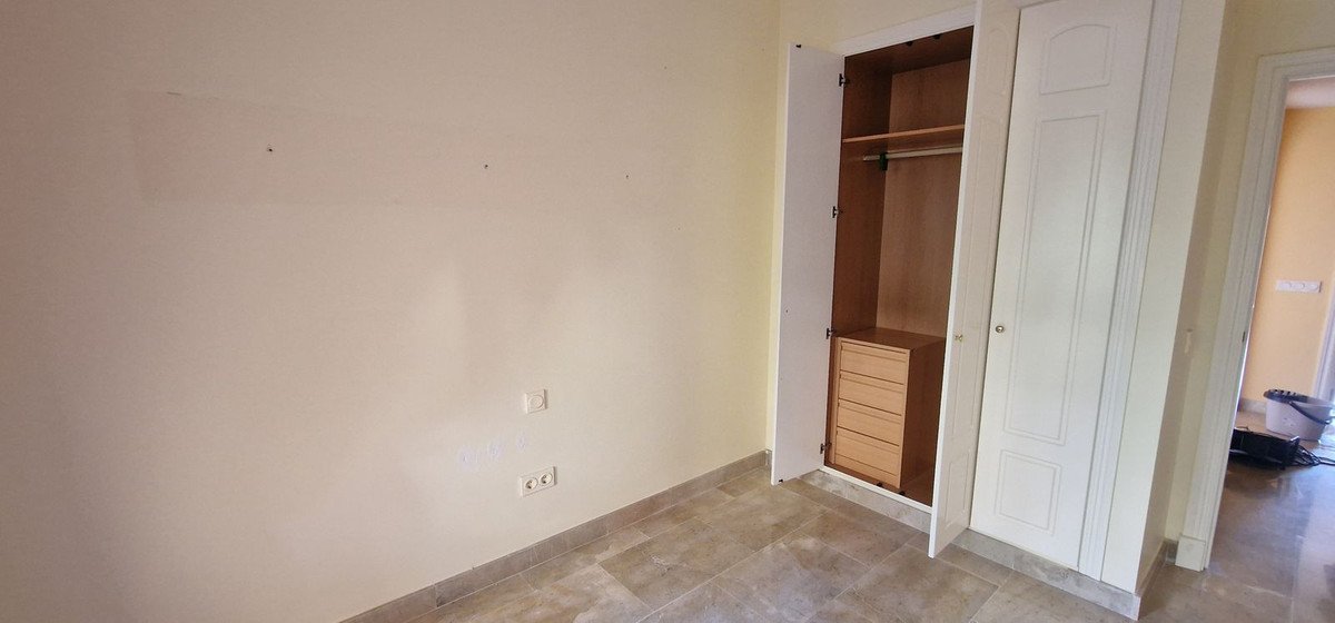 2 Bed Ground Floor Apartment in La Duquesa