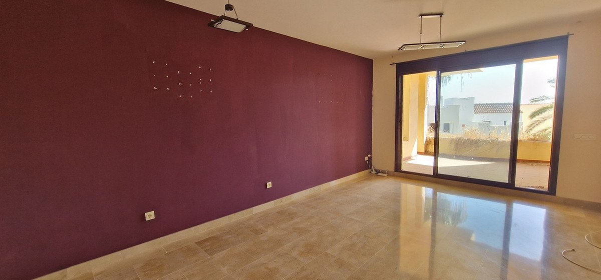 2 Bed Ground Floor Apartment in La Duquesa