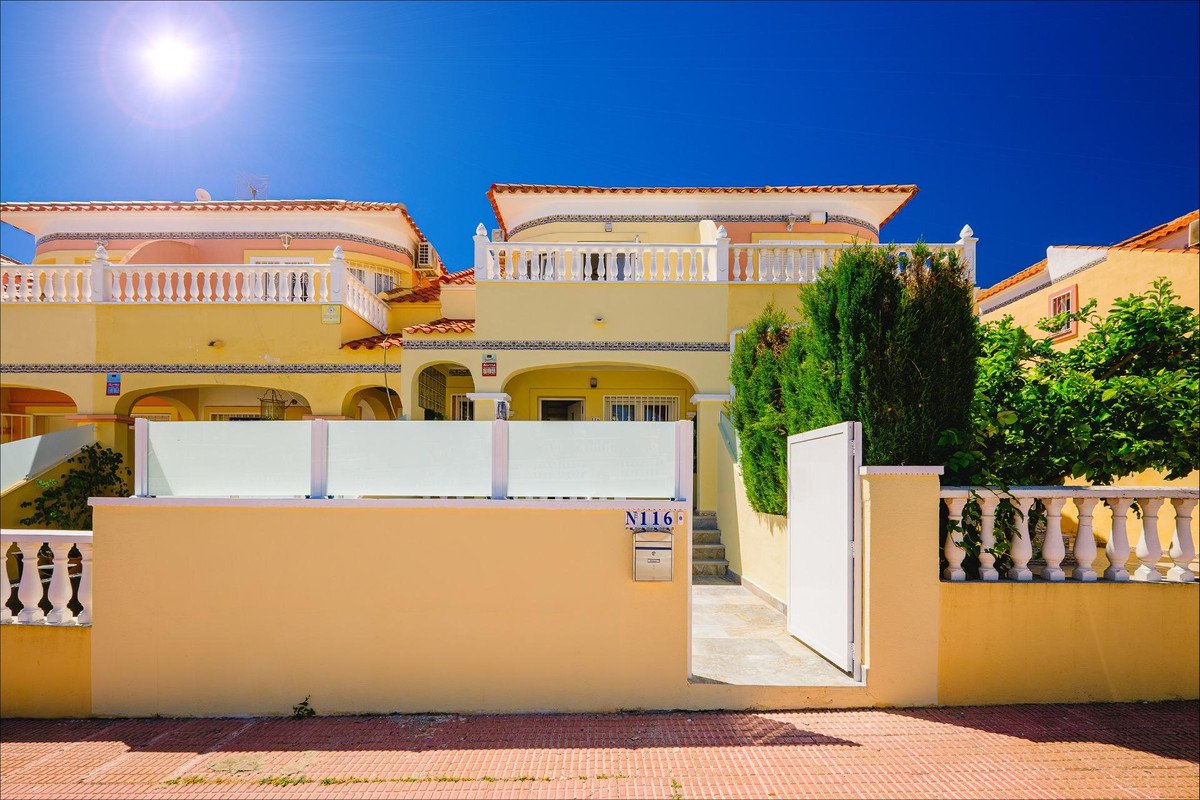 3 Bed Bungalow in Orihuela Costa
