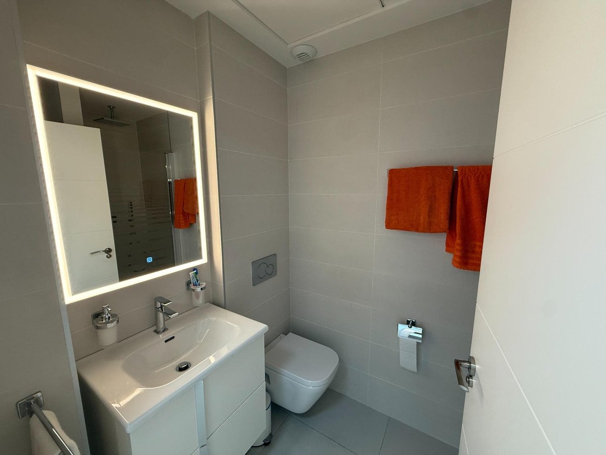 3 Bed Middle Floor Apartment in Orihuela Costa