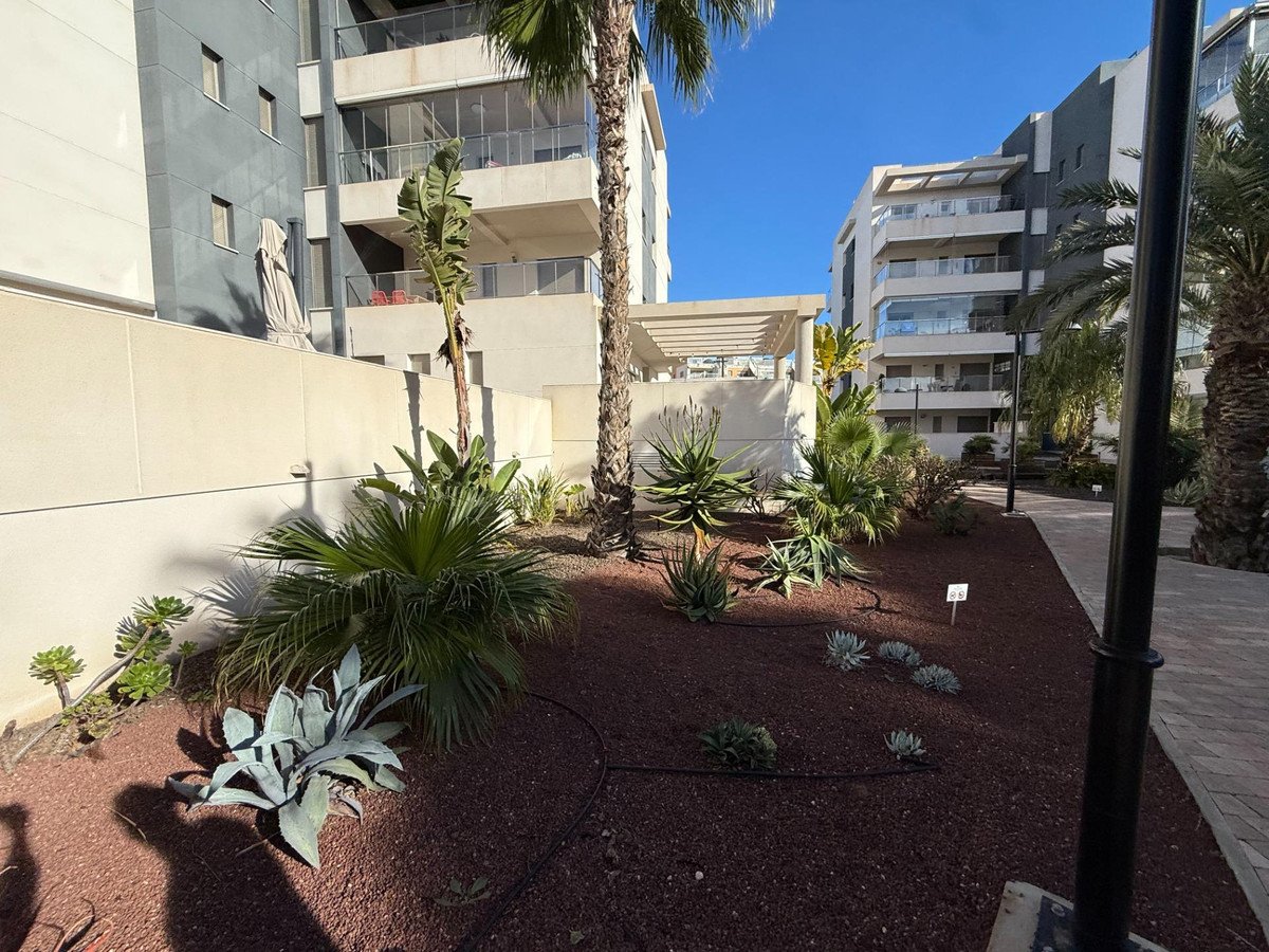 3 Bed Middle Floor Apartment in Orihuela Costa