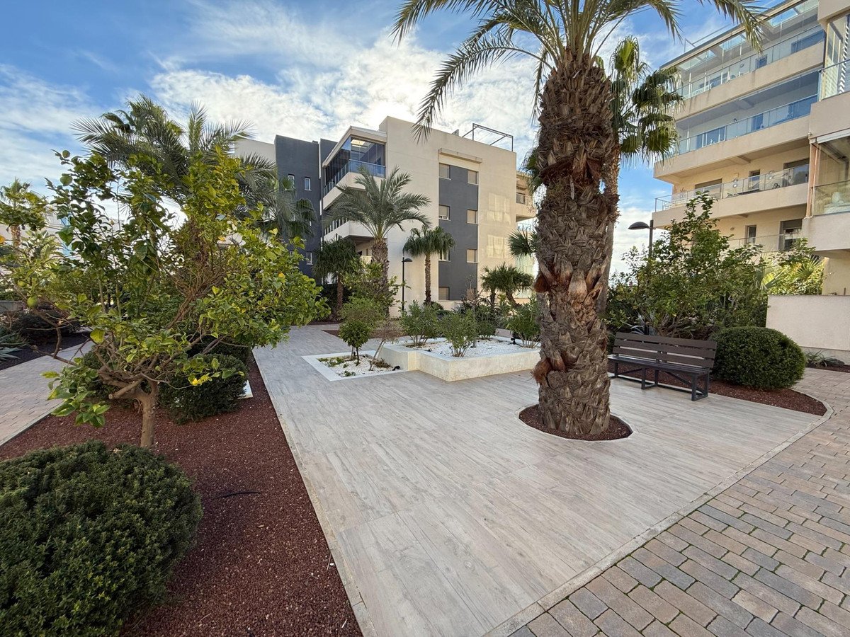 3 Bed Middle Floor Apartment in Orihuela Costa