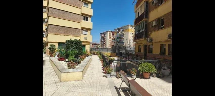 3 Bed Middle Floor Apartment in Málaga