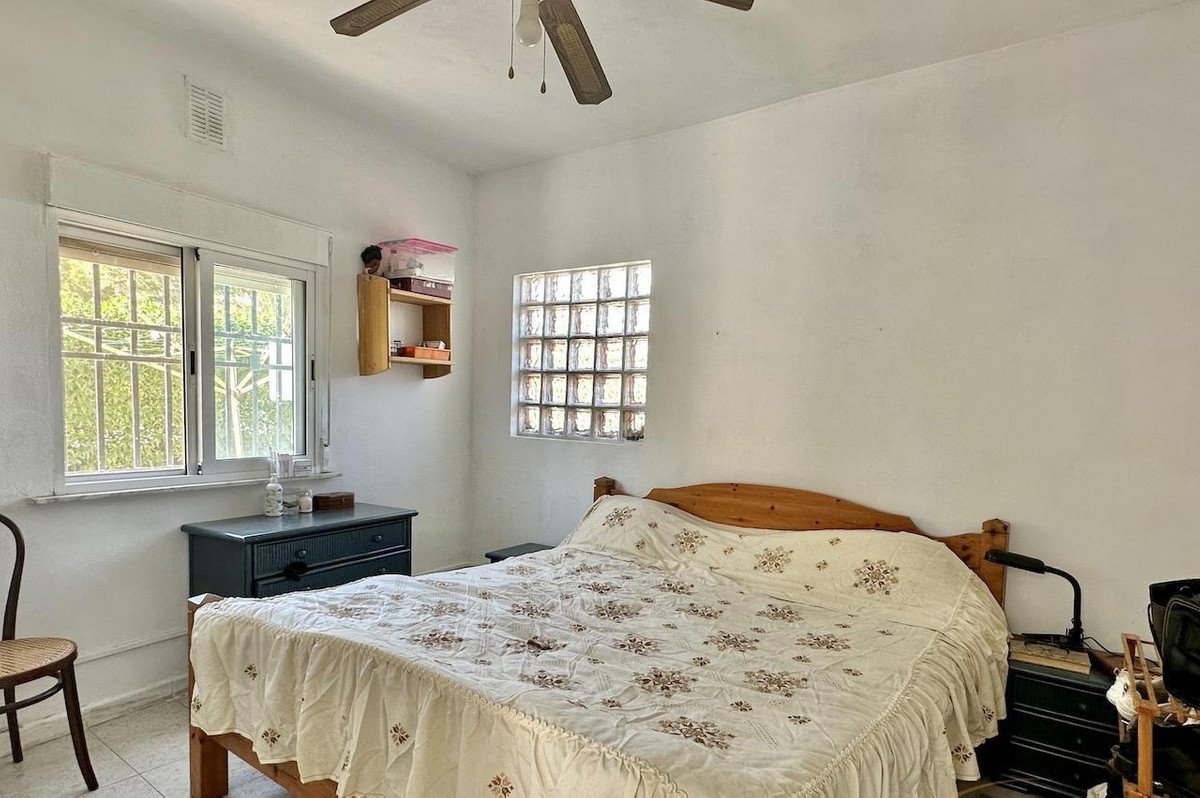 4 Bed Bungalow in L'Alfás del Pi