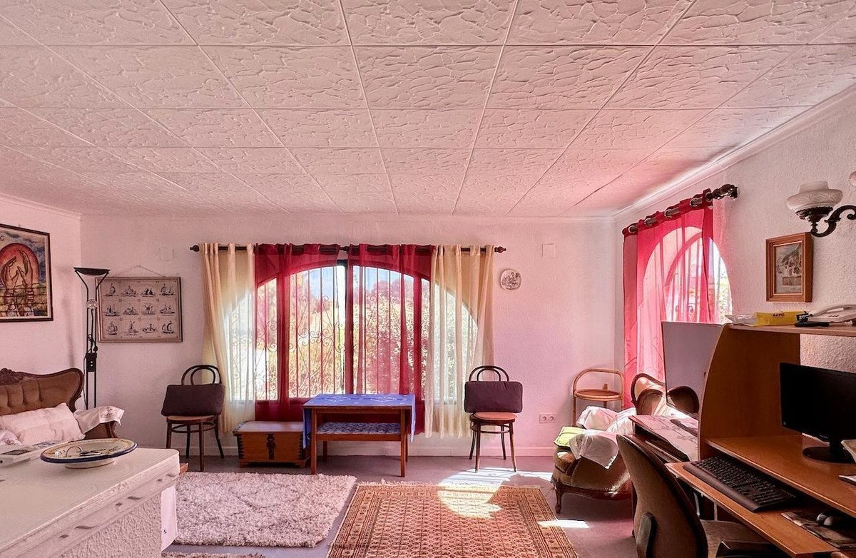 4 Bed Bungalow in L'Alfás del Pi