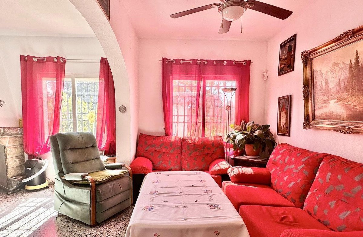 4 Bed Bungalow in L'Alfás del Pi